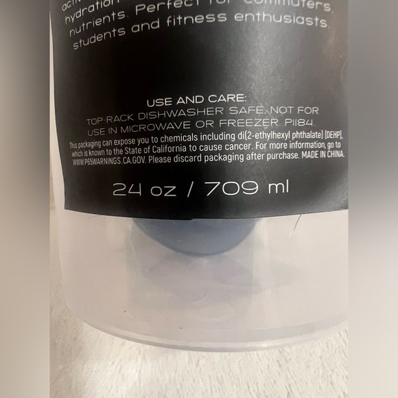 🐆 Steve Madden Leopard Shaker Bottle with Mixer Ball – 24oz / 709ml - Picture 4 of 5